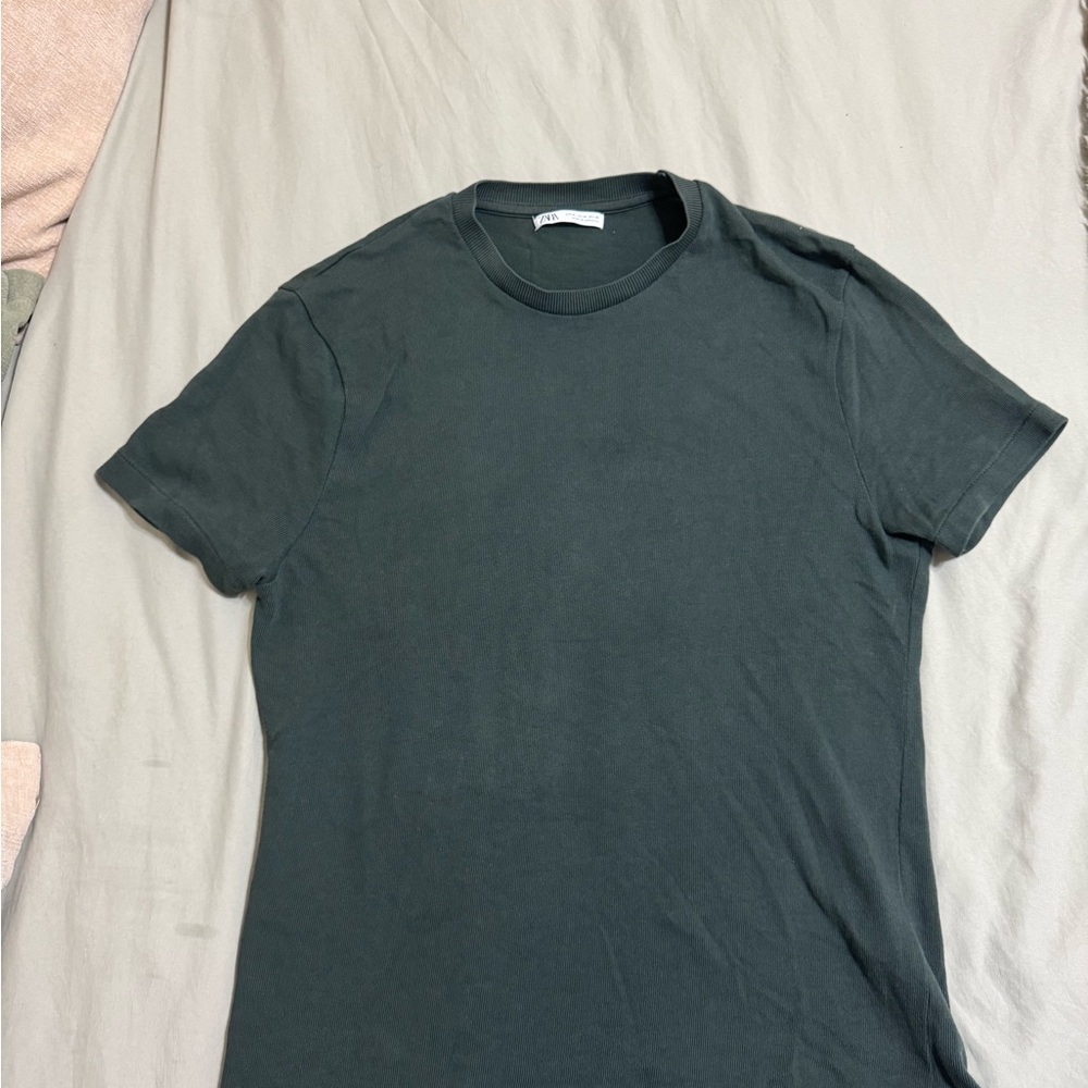 Men's Zara Green T-Shirt (size medium)